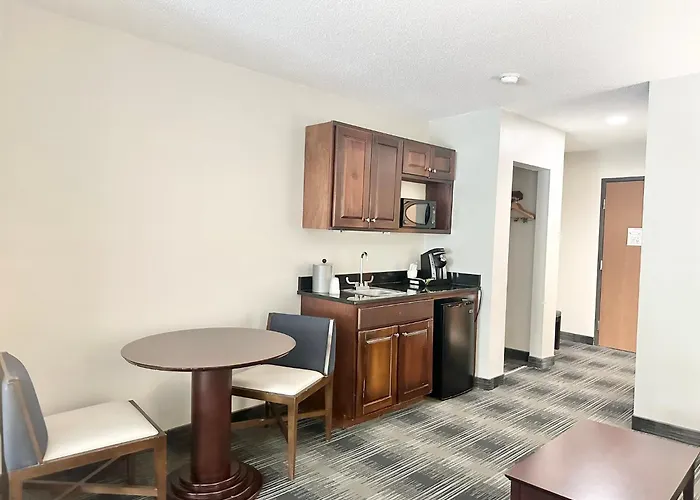 Holiday Inn Express & Suites Meriden By Ihg